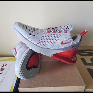 Nike AirMax 270. Wolf grey/red👀👀 size 11
